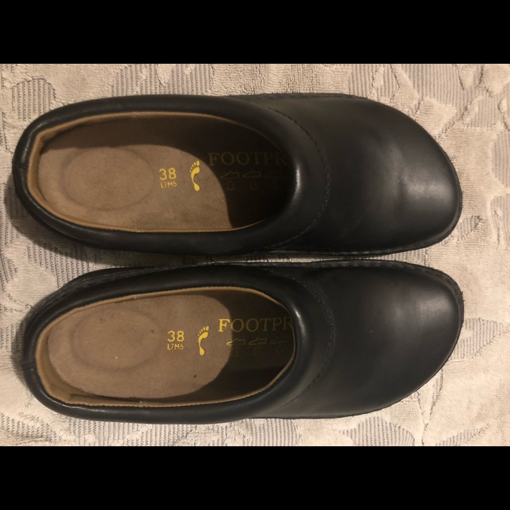 Birkenstock clogs black leather NWOT!